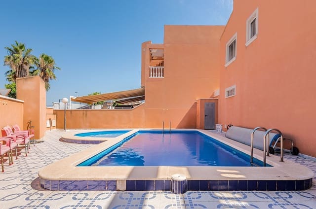 3 soveværelse Byhus til salg i El Chaparral - La Siesta - La Torreta, Torrevieja med swimmingpool garage - € 219.000 (Ref: 9118416)