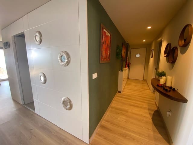 Apartamento de 3 habitaciones en El Campello en venta con piscina garaje - 595.000 € (Ref: 9132091)