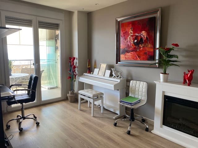 Apartamento de 3 habitaciones en El Campello en venta con piscina garaje - 595.000 € (Ref: 9132091)