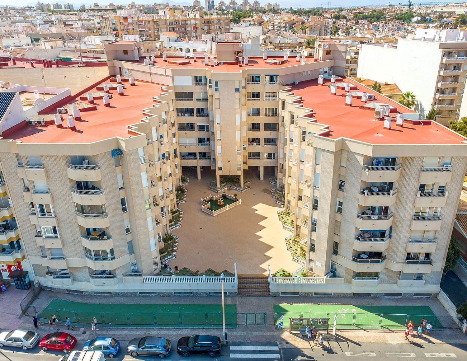 3 soveværelse Lejlighed til salg i Torrevieja med garage - € 255.000 (Ref: 9145225)
