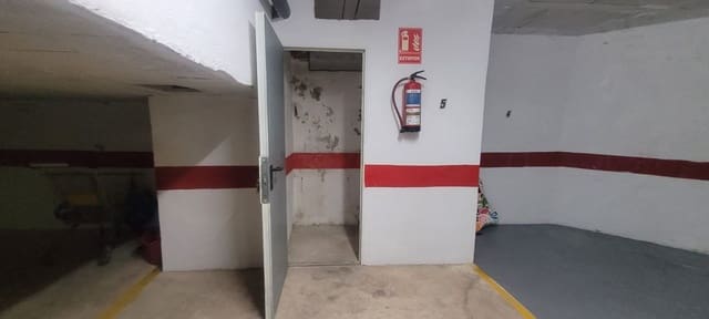 Garage till salu i Avenida Habaneras - Curva de Palangre, Torrevieja - 14 000 € (Ref: 9154735)