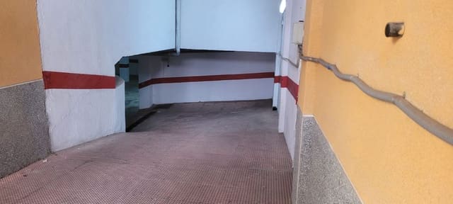 Garage till salu i Avenida Habaneras - Curva de Palangre, Torrevieja - 14 000 € (Ref: 9154735)