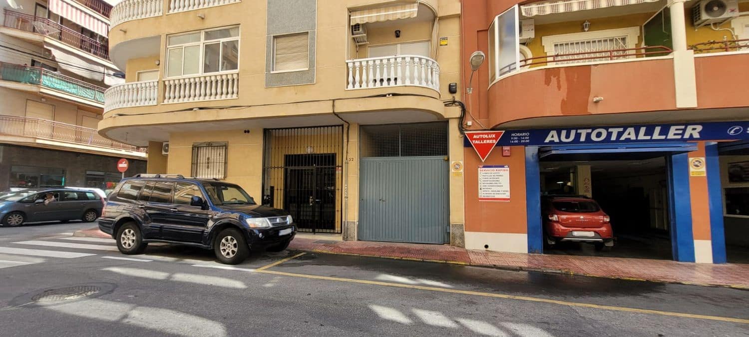 Garage til salg i Torrevieja - € 14.000 (Ref: 9154735)