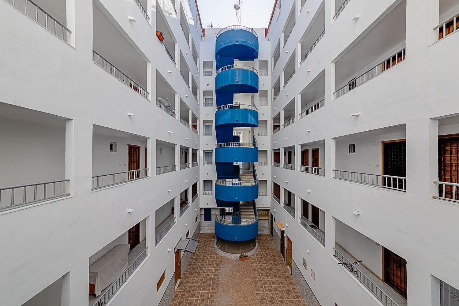 Lejlighed til salg i Torrevieja med swimmingpool garage - € 86.000 (Ref: 9185019)