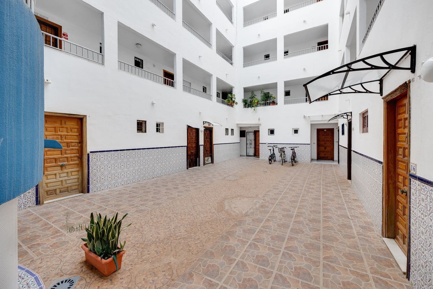 Lejlighed til salg i Torrevieja med swimmingpool garage - € 86.000 (Ref: 9185019)