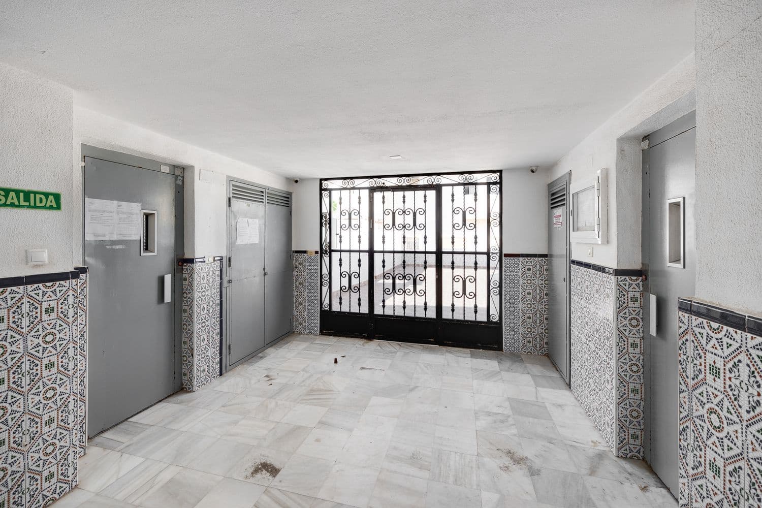 Lejlighed til salg i Torrevieja med swimmingpool garage - € 86.000 (Ref: 9185019)