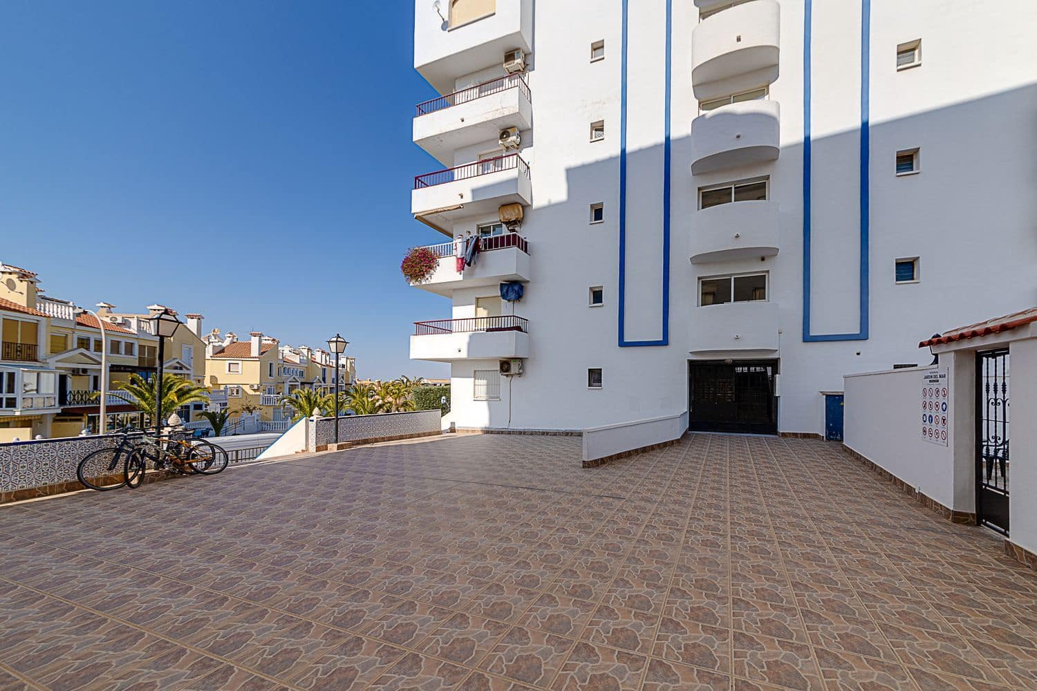 Lejlighed til salg i Torrevieja med swimmingpool garage - € 86.000 (Ref: 9185019)