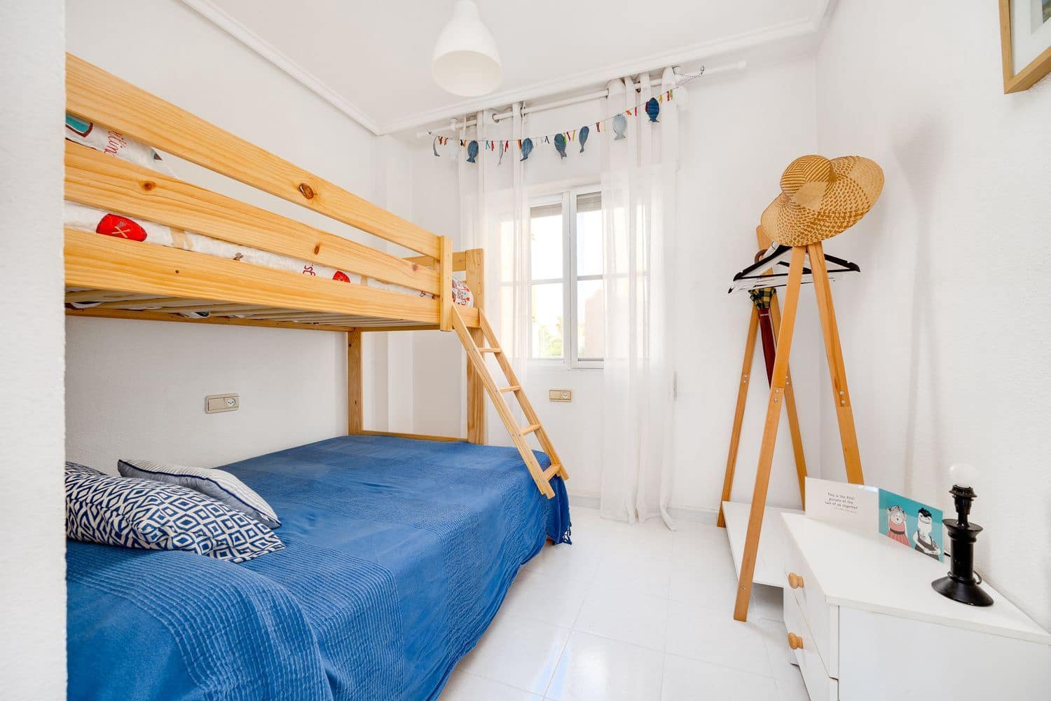 2 makuuhuone Huoneisto myytävänä paikassa Torrevieja mukana uima-altaan 
autotalli - 127 000 € (Ref: 9185021)