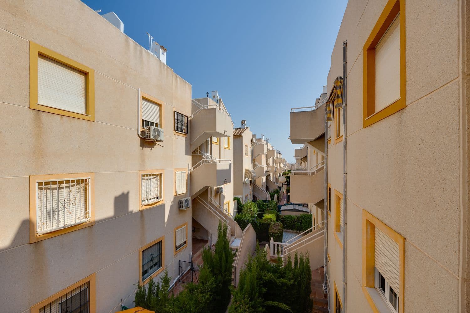 2 makuuhuone Huoneisto myytävänä paikassa Torrevieja mukana uima-altaan 
autotalli - 127 000 € (Ref: 9185021)