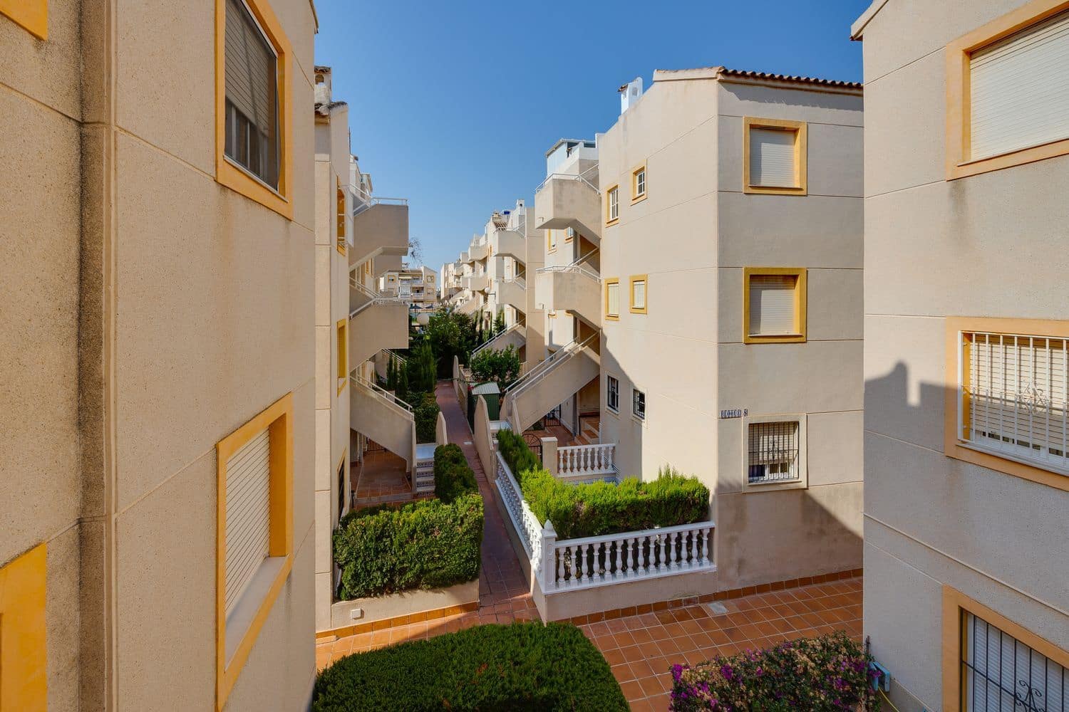 2 makuuhuone Huoneisto myytävänä paikassa Torrevieja mukana uima-altaan 
autotalli - 127 000 € (Ref: 9185021)