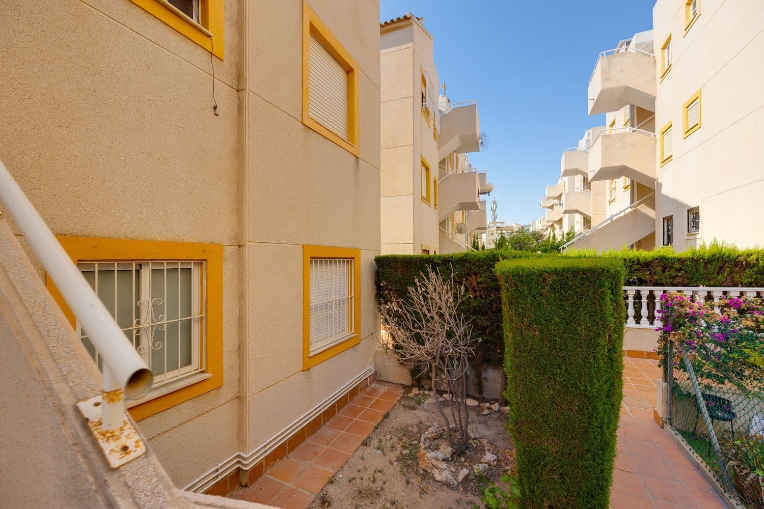 2 makuuhuone Huoneisto myytävänä paikassa Torrevieja mukana uima-altaan 
autotalli - 127 000 € (Ref: 9185021)