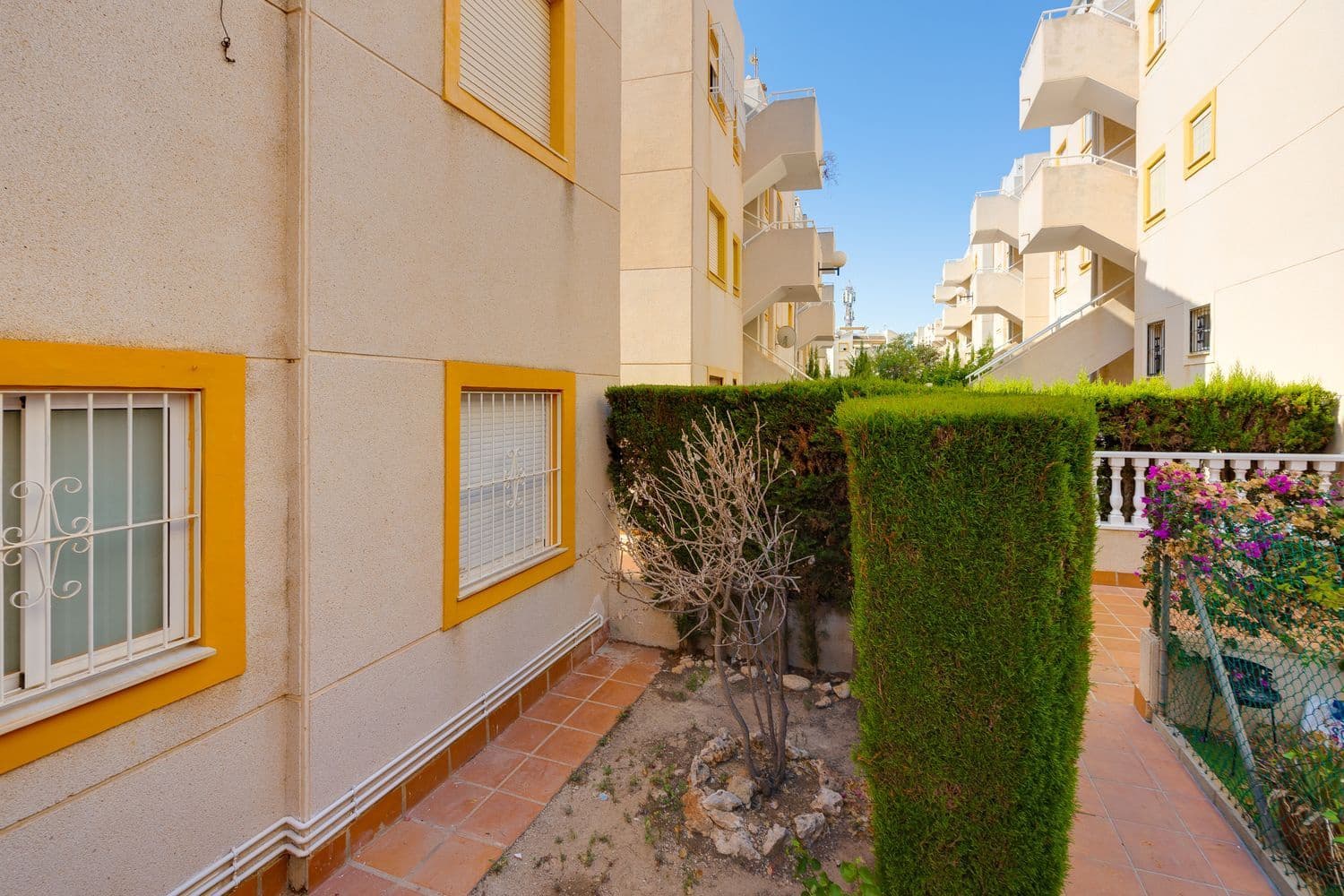 2 makuuhuone Huoneisto myytävänä paikassa Torrevieja mukana uima-altaan 
autotalli - 127 000 € (Ref: 9185021)