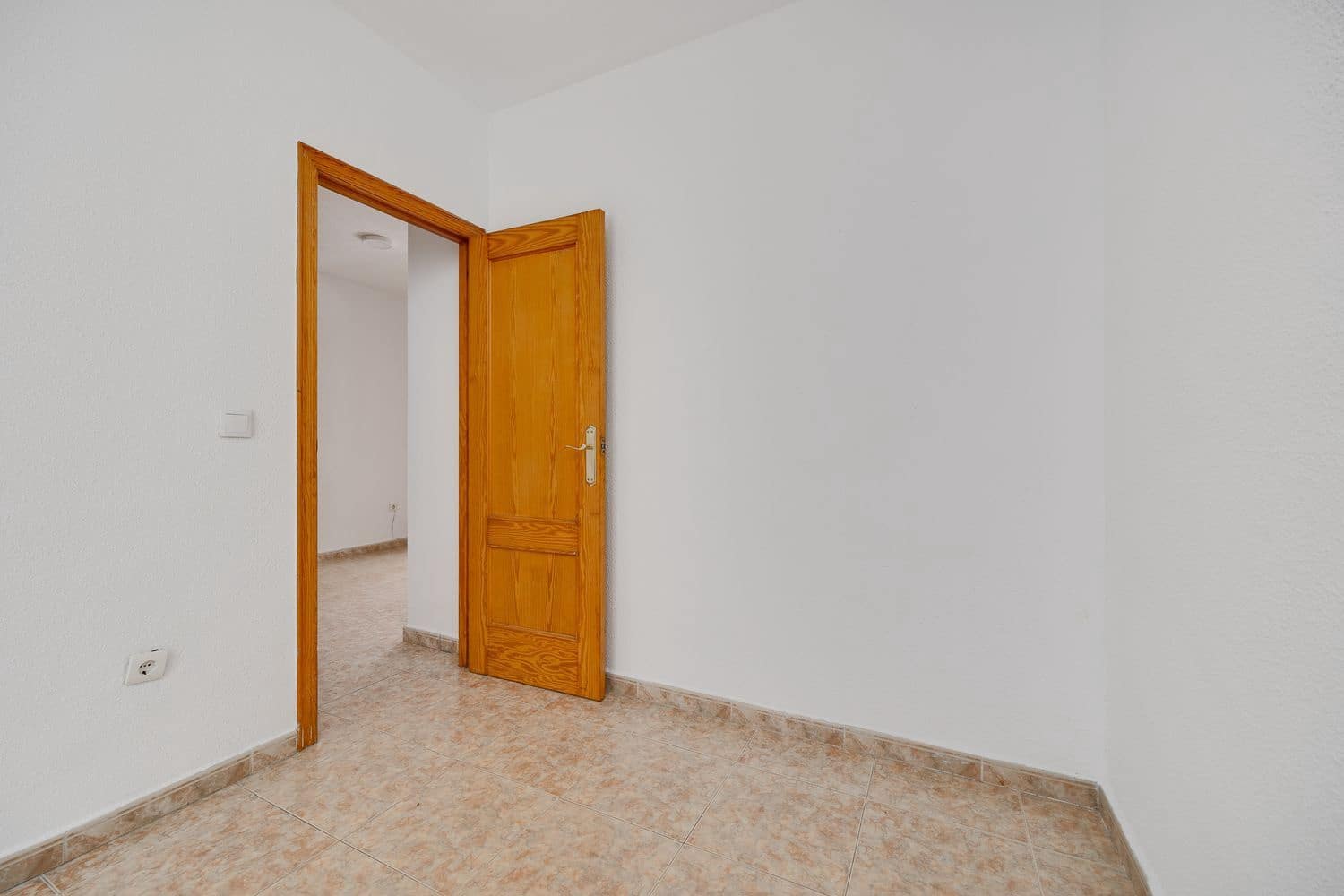 Apartamento de 2 habitaciones en Torrevieja en venta con garaje - 120.000 € (Ref: 9187964)