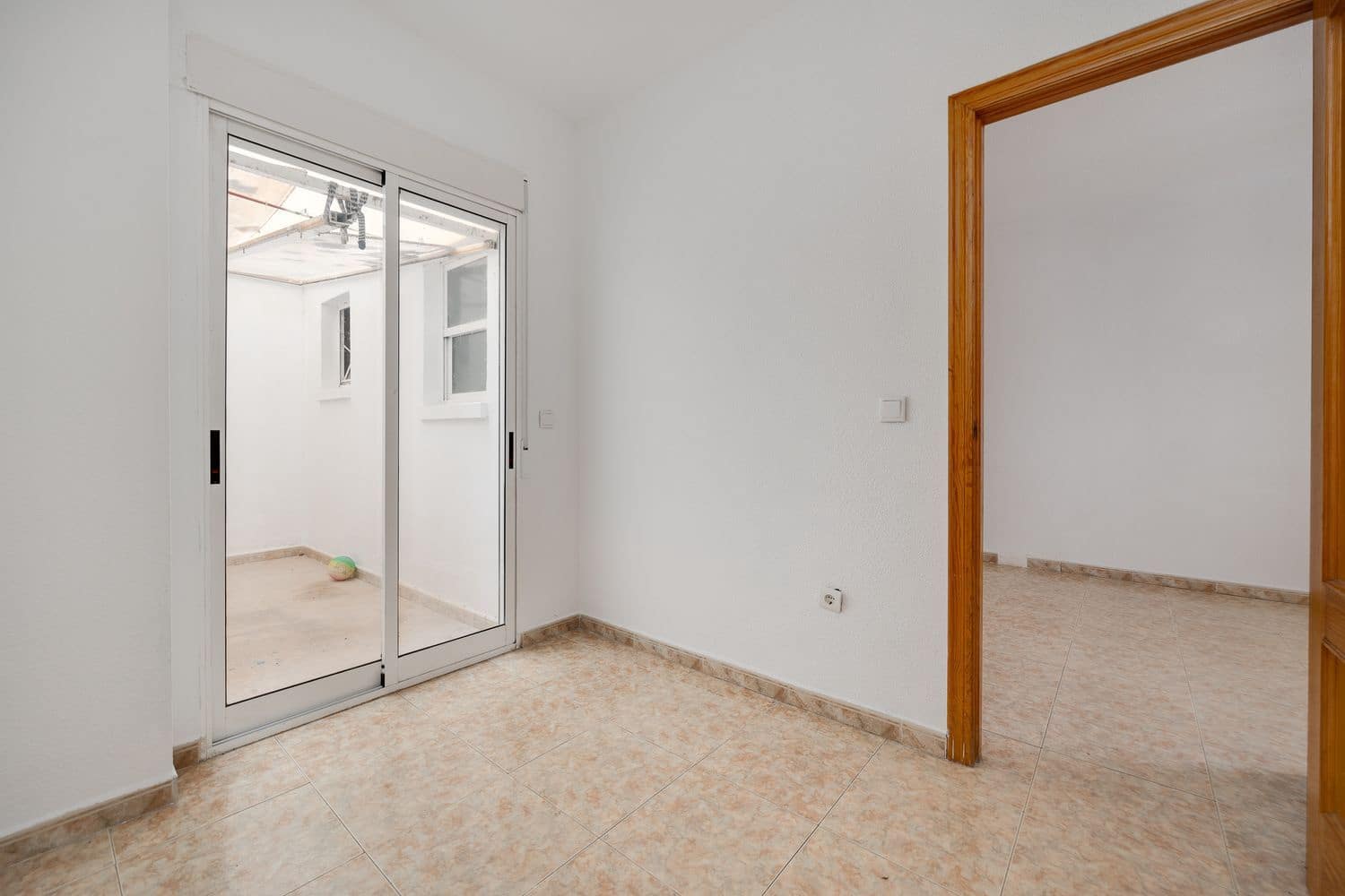 Apartamento de 2 habitaciones en Torrevieja en venta con garaje - 120.000 € (Ref: 9187964)