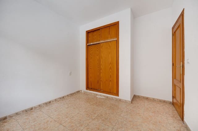 2 quarto Apartamento para venda em Playa del Cura, Torrevieja com garagem - 120 000 € (Ref: 9187964)