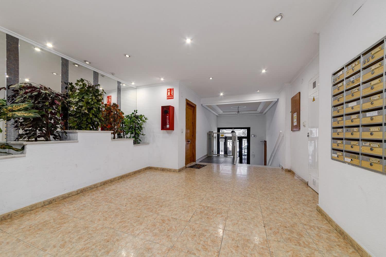 Apartamento de 2 habitaciones en Torrevieja en venta con garaje - 120.000 € (Ref: 9187964)