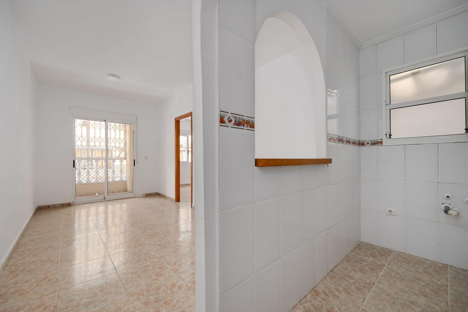 Apartamento de 2 habitaciones en Torrevieja en venta con garaje - 120.000 € (Ref: 9187964)