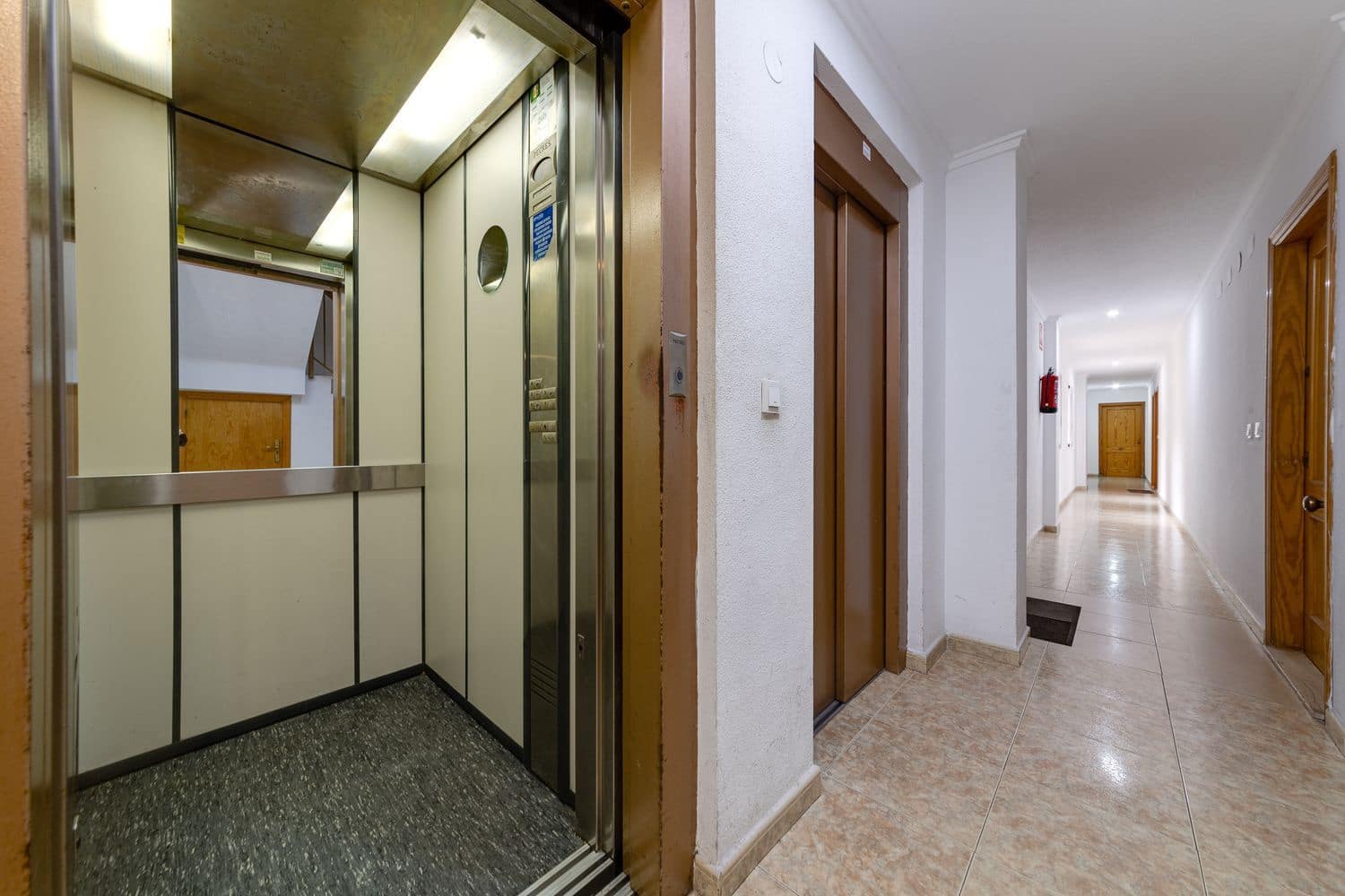 Apartamento de 2 habitaciones en Torrevieja en venta con garaje - 120.000 € (Ref: 9187964)