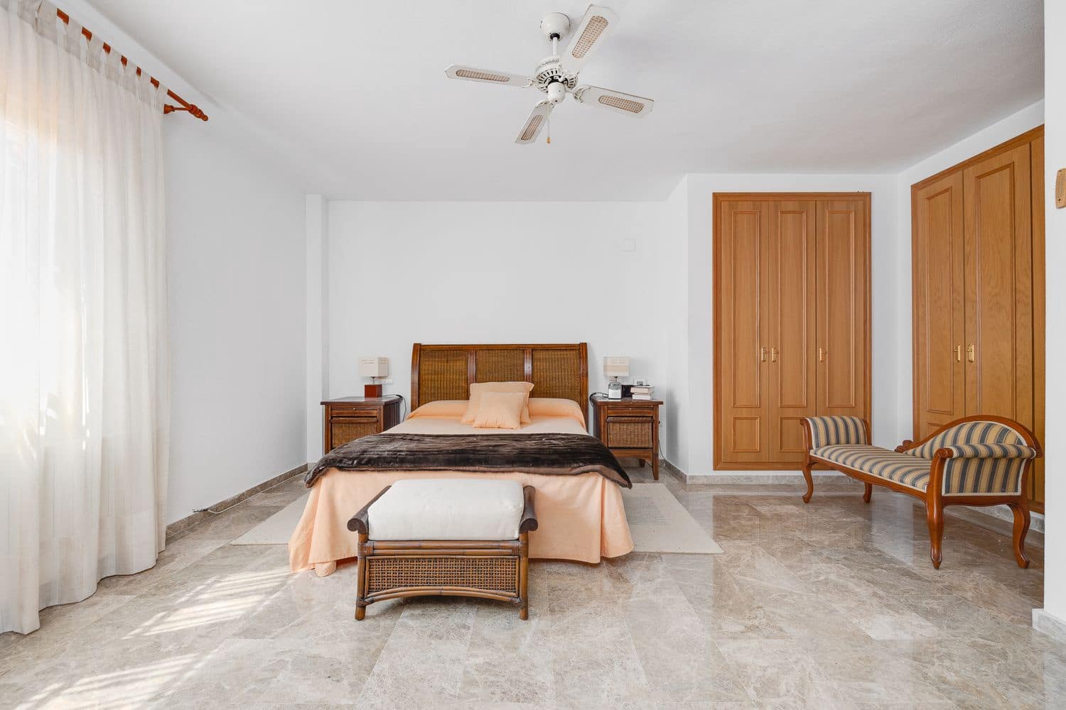 5 chambre Villa/Maison à vendre à Muchamiel / Mutxamel avec piscine garage - 680 000 € (Ref: 9193372)