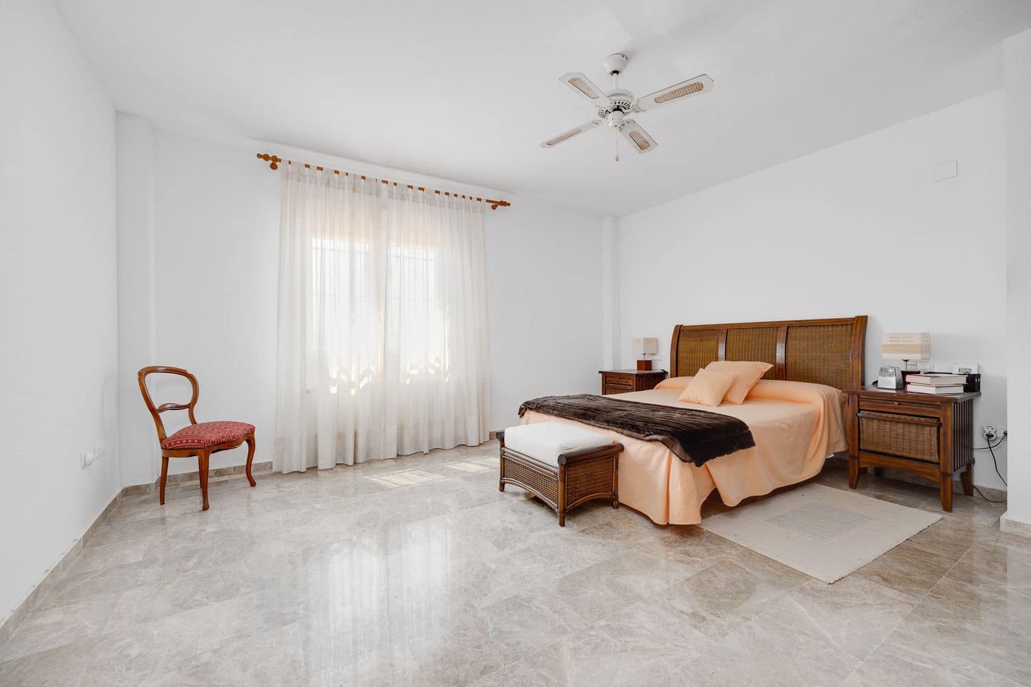 5 chambre Villa/Maison à vendre à Muchamiel / Mutxamel avec piscine garage - 680 000 € (Ref: 9193372)