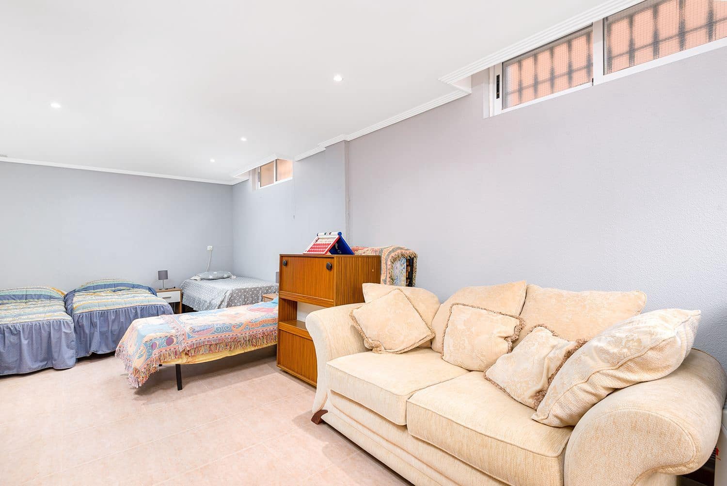 4 bedroom Villa for sale in Orihuela Costa with pool garage - € 349,900 (Ref: 9206172)