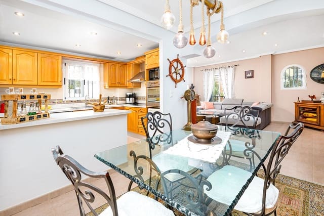 4 bedroom Villa for sale in Los Balcones - Los Altos, Orihuela with pool garage - € 349,900 (Ref: 9206172)