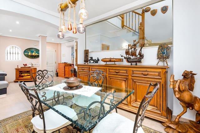 4 bedroom Villa for sale in Los Balcones - Los Altos, Orihuela with pool garage - € 349,900 (Ref: 9206172)