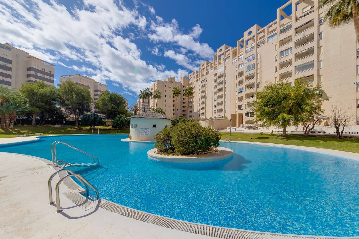 2 chambre Appartement à vendre à Playa de Muchavista avec piscine garage - 299 000 € (Ref: 9212523)