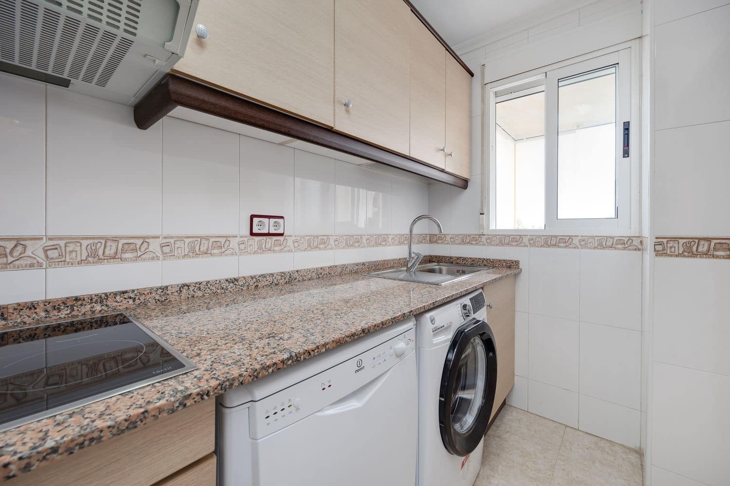 2 chambre Appartement à vendre à Torrevieja avec piscine garage - 143 000 € (Ref: 9226104)