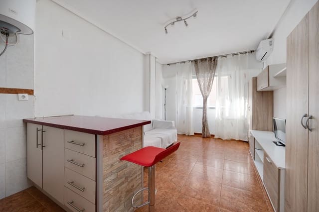 Appartement à vendre à Antonio Machado, Torrevieja avec garage - 69 000 € (Ref: 9228190)