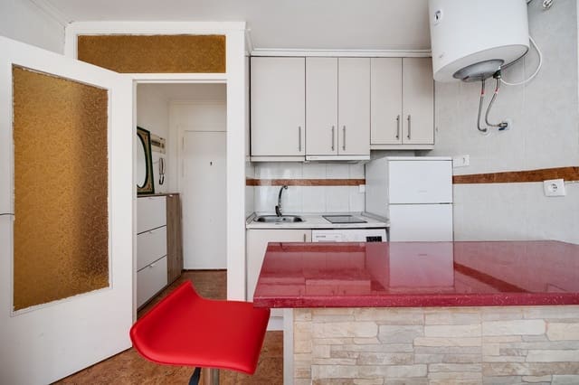 Appartement à vendre à Antonio Machado, Torrevieja avec garage - 69 000 € (Ref: 9228190)