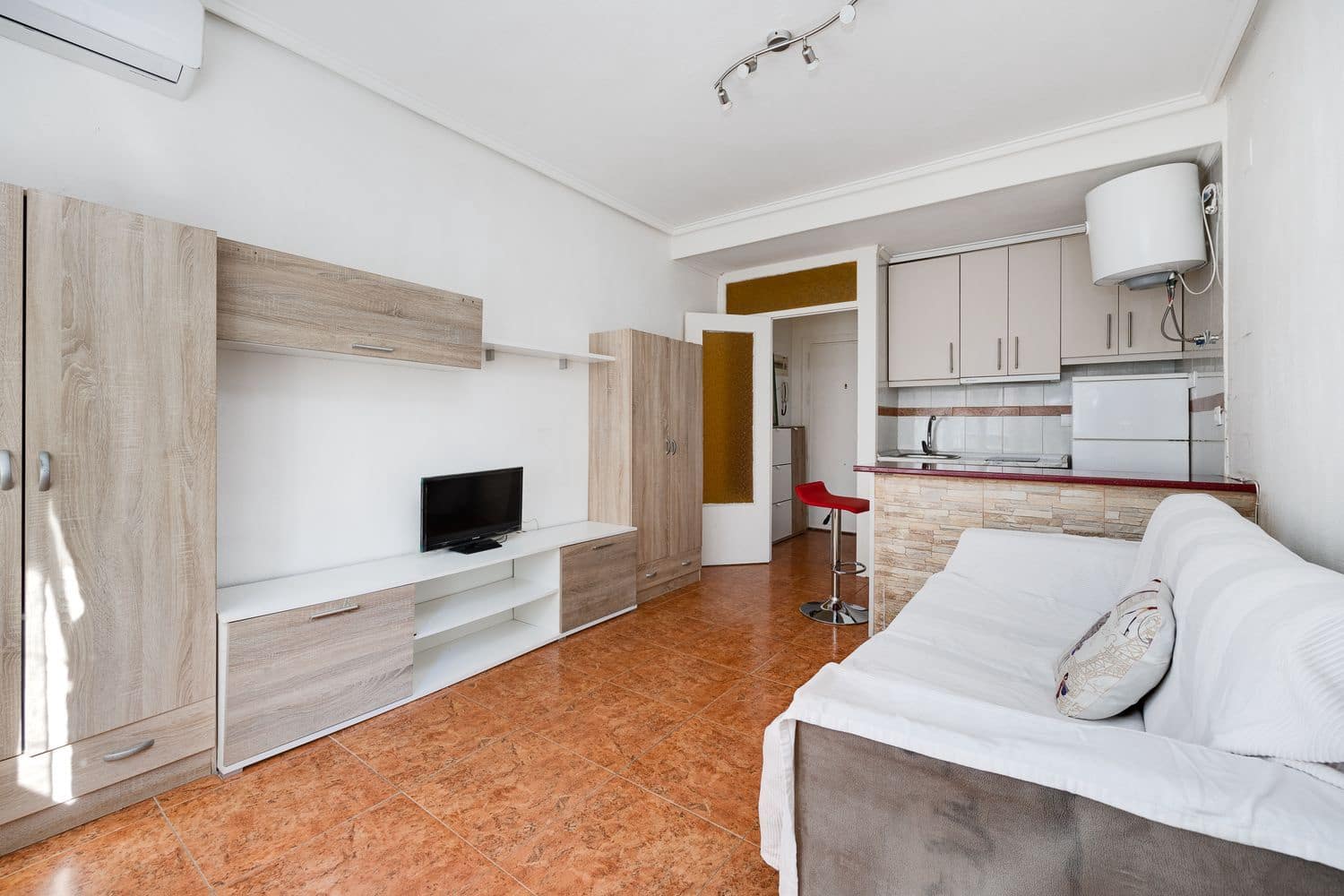 Lejlighed til salg i Torrevieja med garage - € 69.000 (Ref: 9228190)