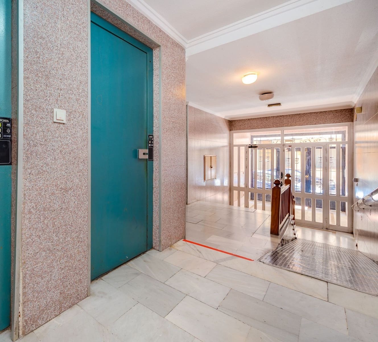 Lejlighed til salg i Torrevieja med garage - € 69.000 (Ref: 9228190)