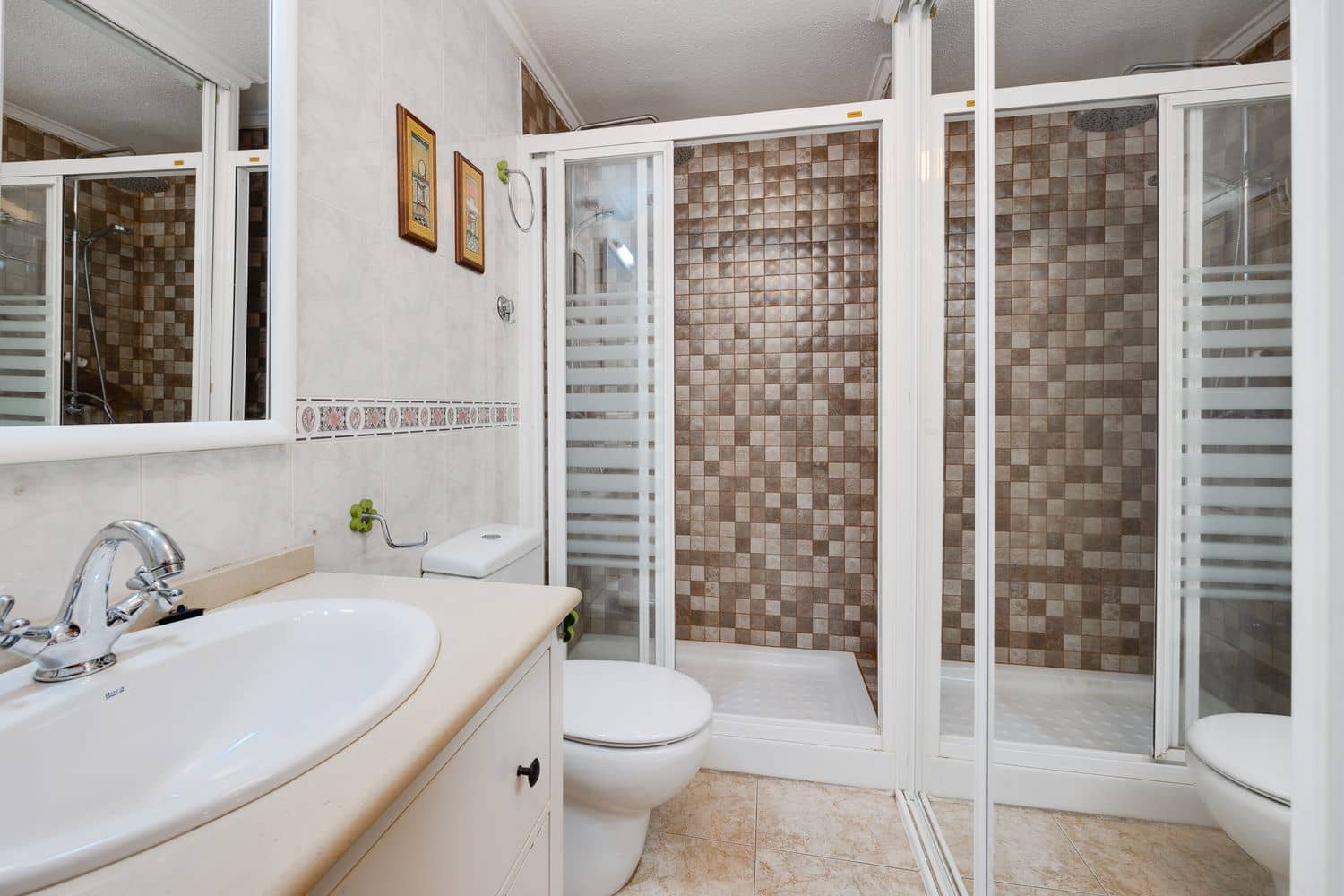 Apartamento para venda em Torrevieja com piscina garagem - 83 000 € (Ref: 9232108)