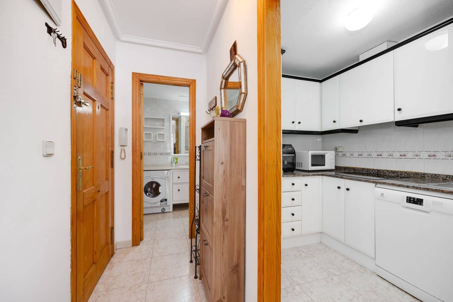 Apartamento para venda em Torrevieja com piscina garagem - 83 000 € (Ref: 9232108)