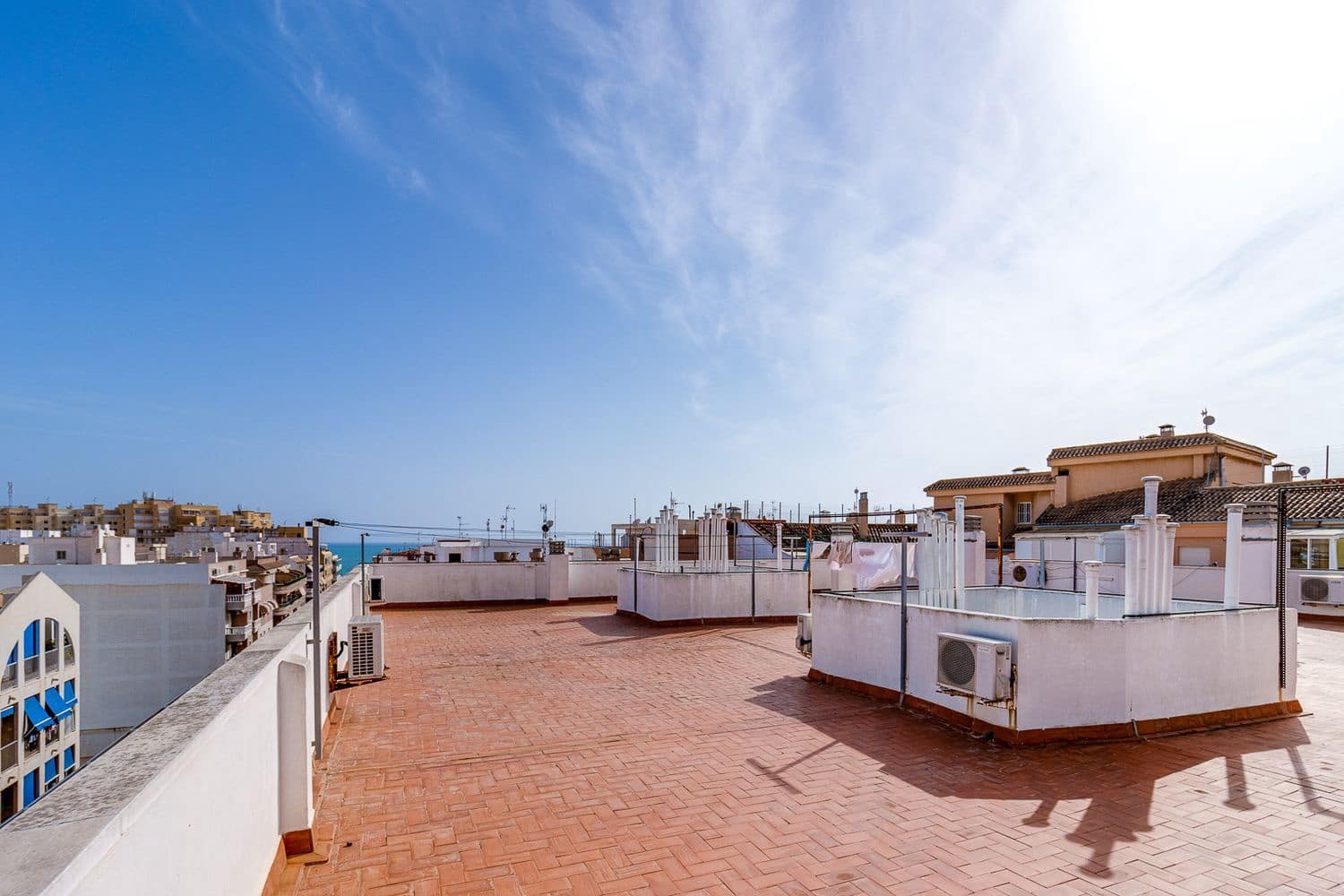 Apartamento para venda em Torrevieja com piscina garagem - 83 000 € (Ref: 9232108)