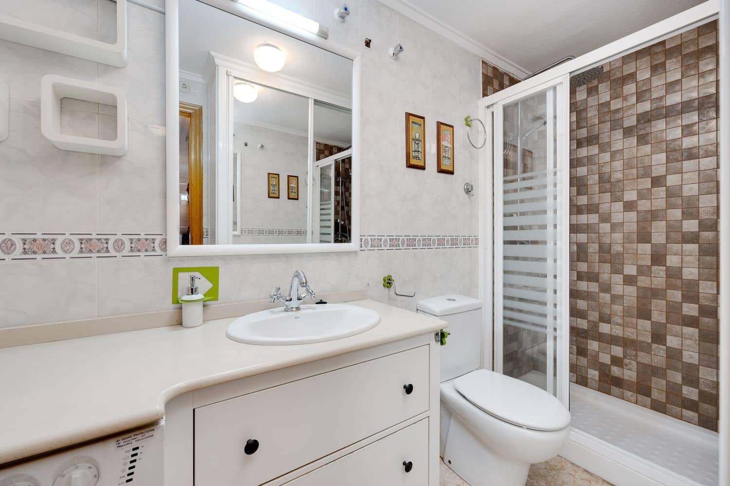 Apartamento para venda em Torrevieja com piscina garagem - 83 000 € (Ref: 9232108)