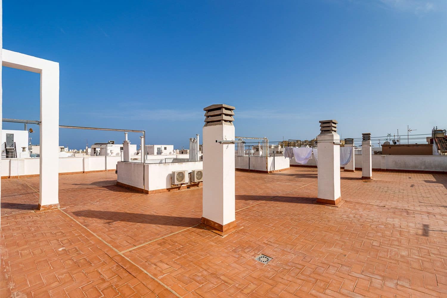 Apartamento para venda em Torrevieja com piscina garagem - 83 000 € (Ref: 9232108)