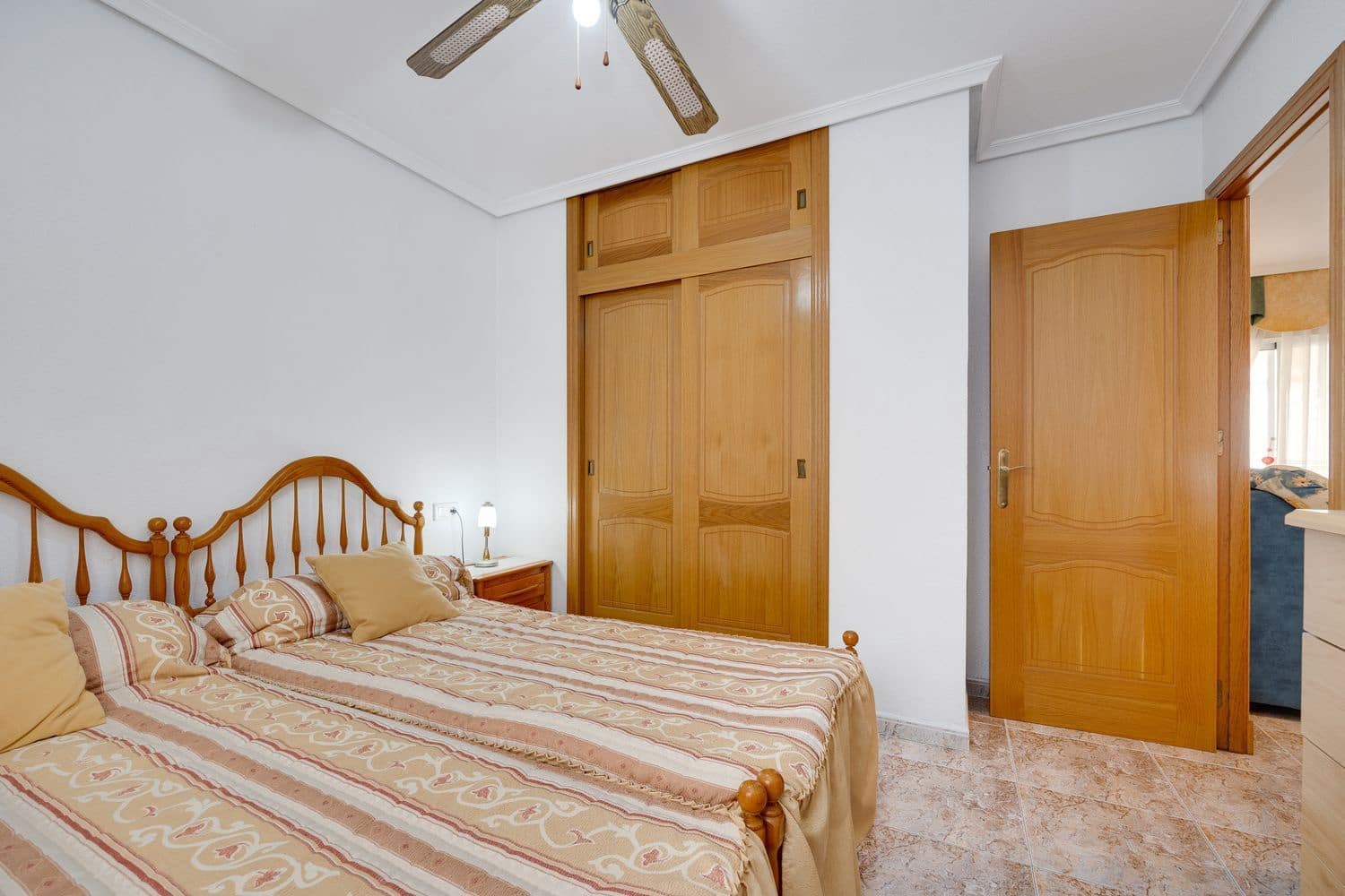 Apartamento de 2 habitaciones en Torrevieja en venta con garaje - 145.000 € (Ref: 9232109)