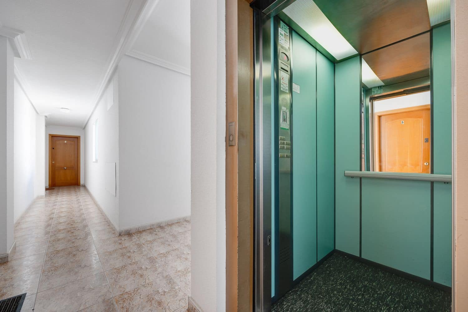 Apartamento de 2 habitaciones en Torrevieja en venta con garaje - 145.000 € (Ref: 9232109)