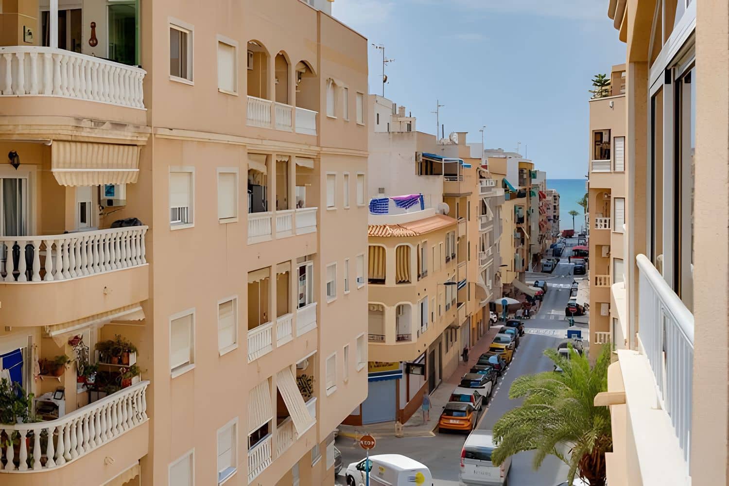 Apartamento de 2 habitaciones en Torrevieja en venta con garaje - 145.000 € (Ref: 9232109)