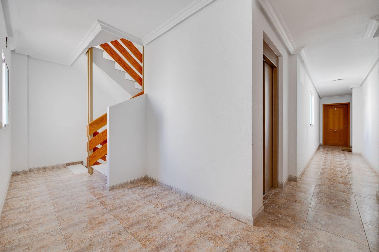 Apartamento de 2 habitaciones en Torrevieja en venta con garaje - 145.000 € (Ref: 9232109)