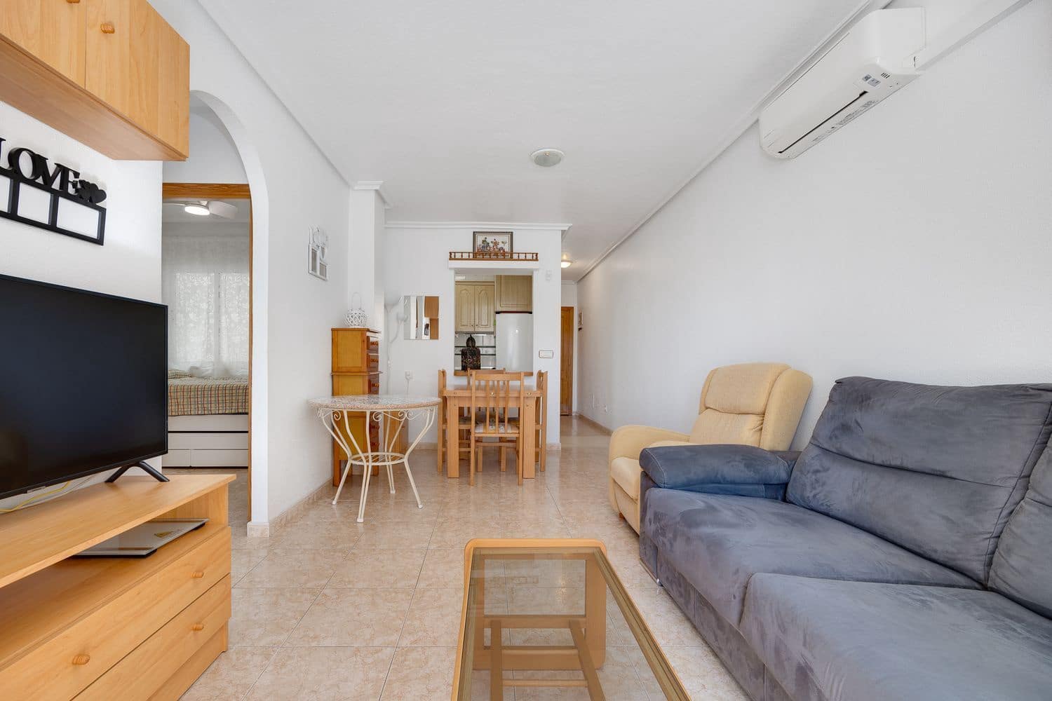 2 bedroom Apartment for sale in Torrevieja with pool - € 110,000 (Ref: 9251726)