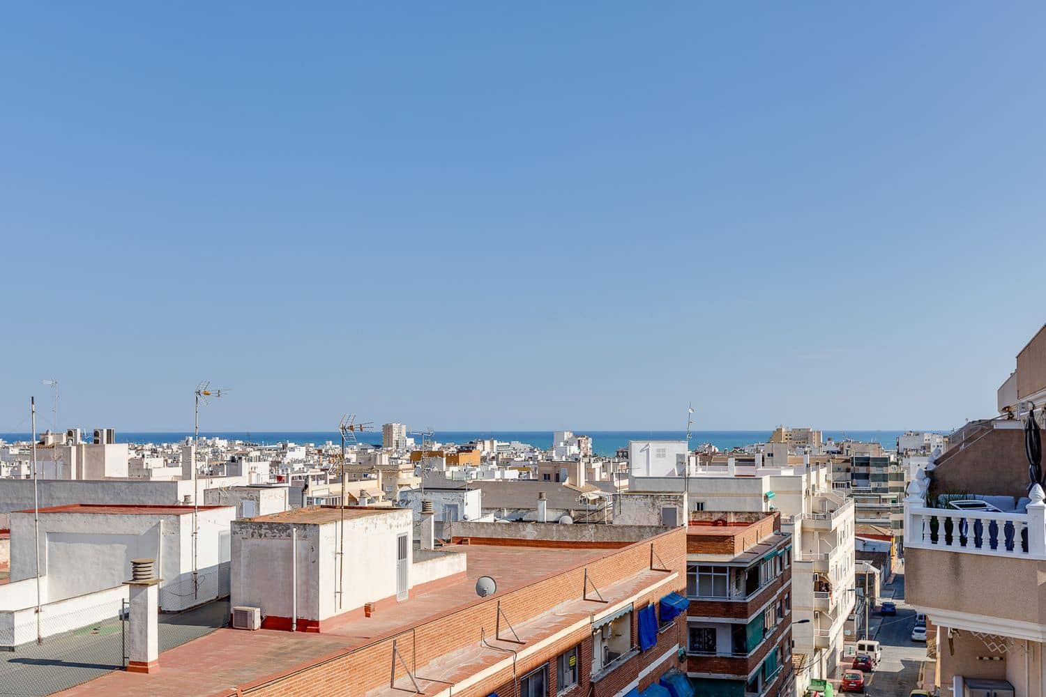 2 bedroom Apartment for sale in Torrevieja with pool - € 110,000 (Ref: 9251726)