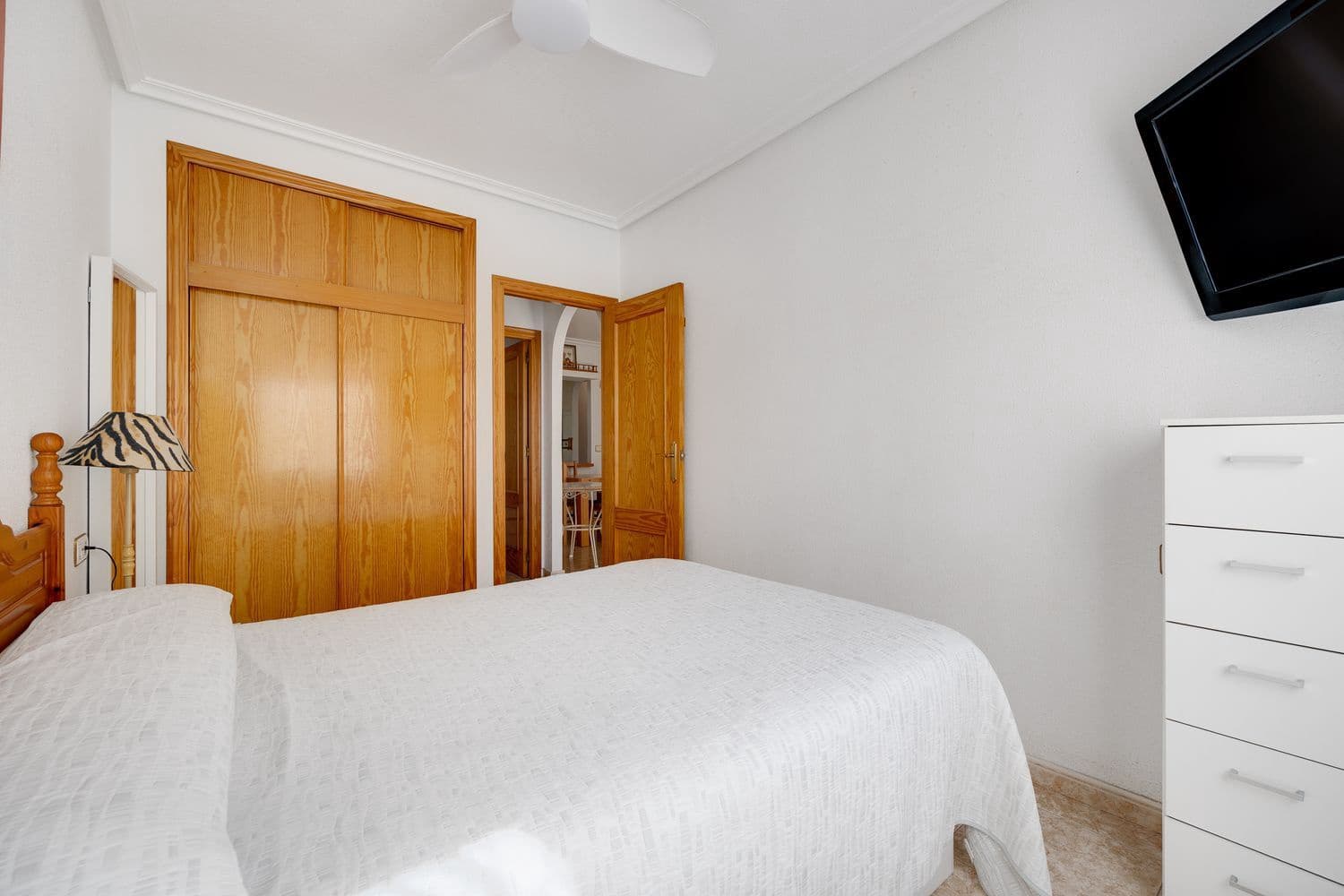 2 bedroom Apartment for sale in Torrevieja with pool - € 110,000 (Ref: 9251726)