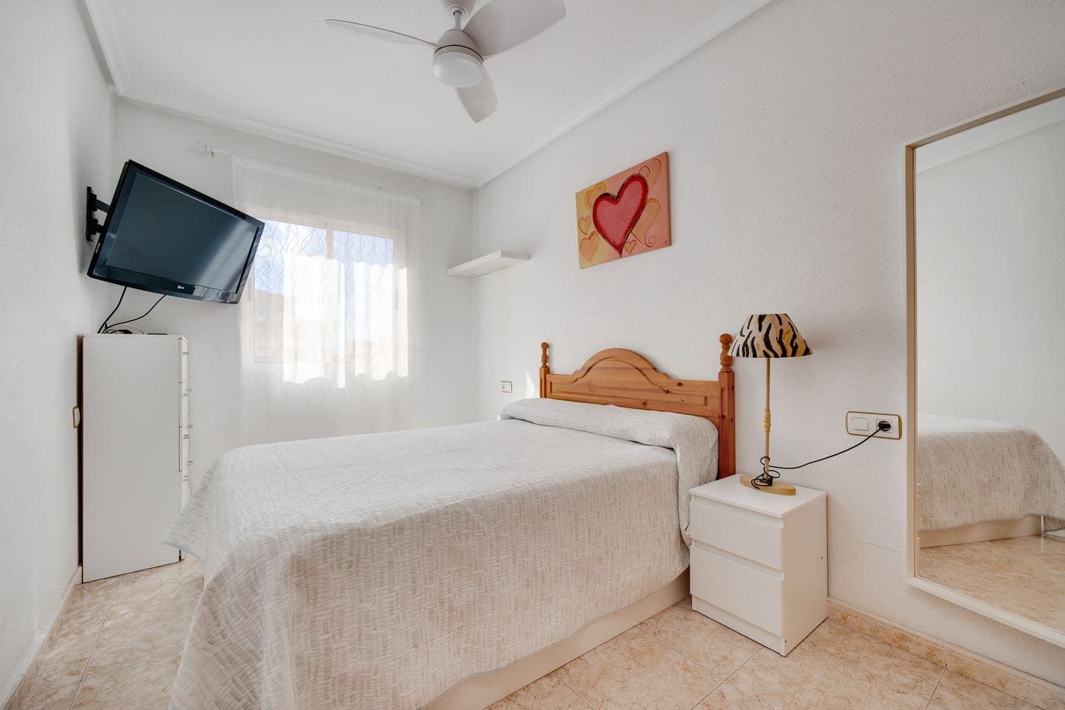 2 bedroom Apartment for sale in Torrevieja with pool - € 110,000 (Ref: 9251726)