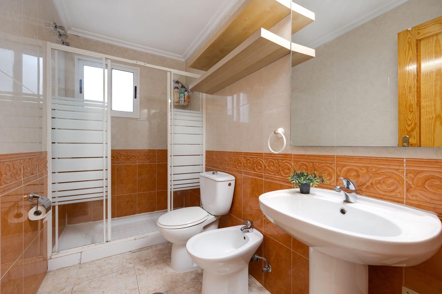 2 bedroom Apartment for sale in Torrevieja with pool - € 110,000 (Ref: 9251726)