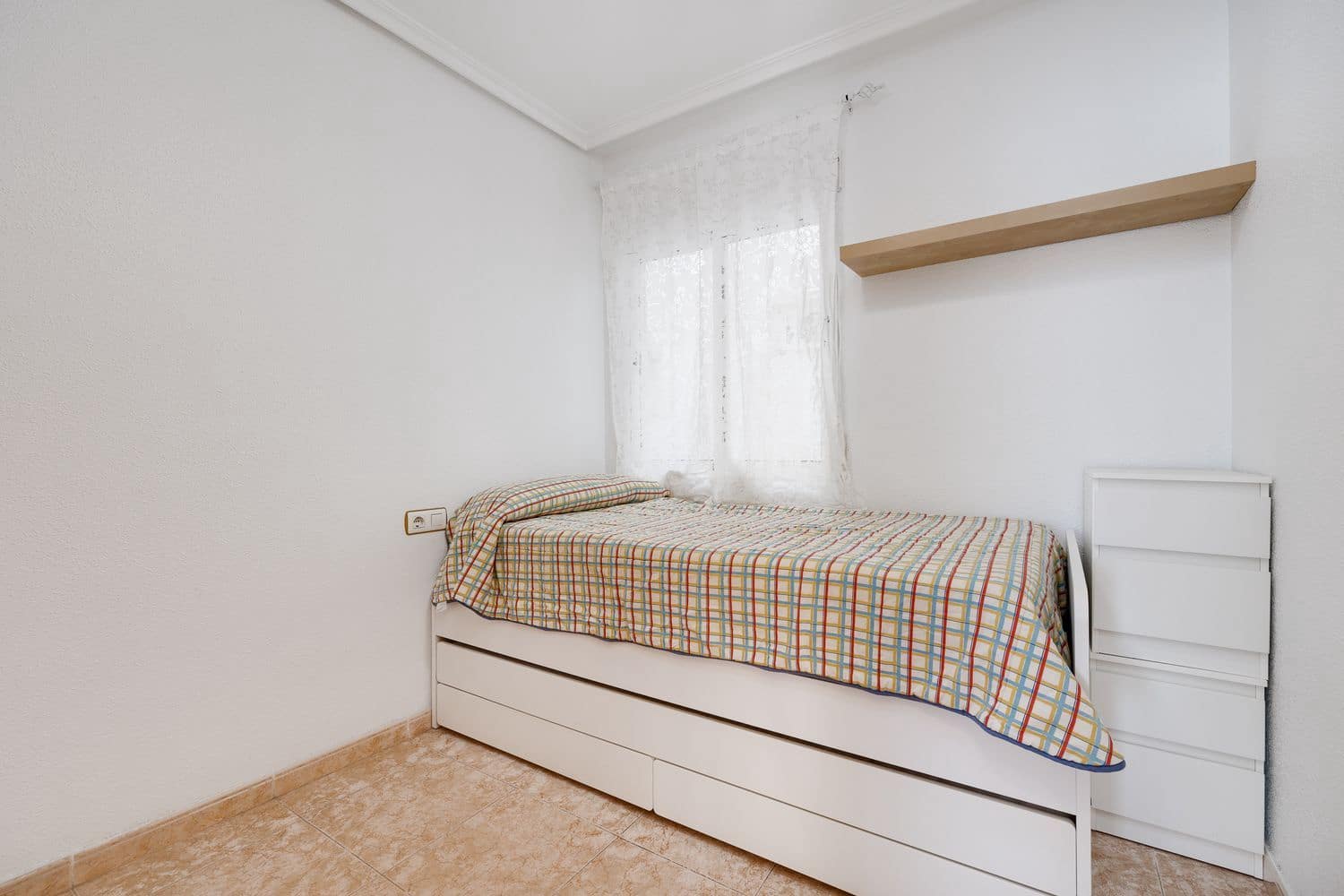 2 bedroom Apartment for sale in Torrevieja with pool - € 110,000 (Ref: 9251726)