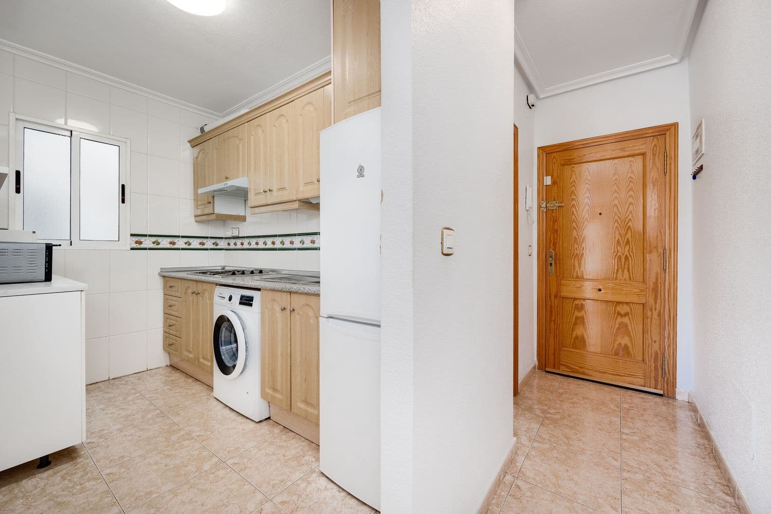 2 bedroom Apartment for sale in Torrevieja with pool - € 110,000 (Ref: 9251726)