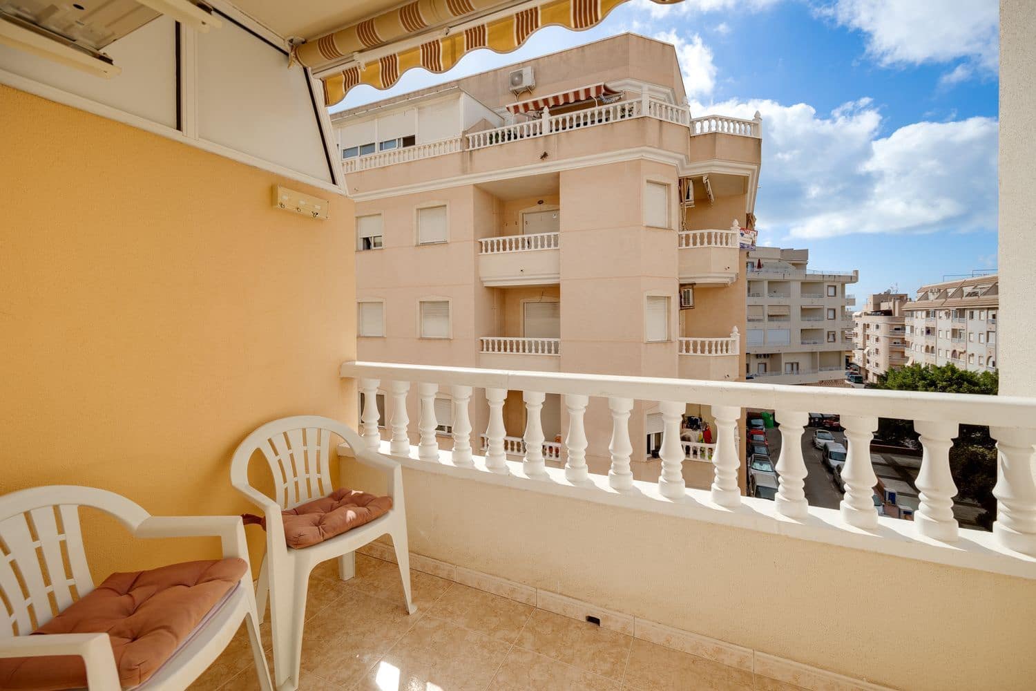 2 bedroom Apartment for sale in Torrevieja with pool - € 110,000 (Ref: 9251726)